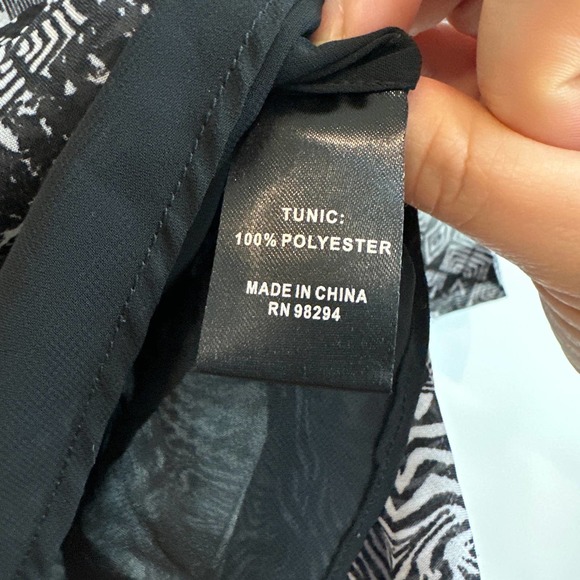 Peck & Peck Abstract, Zebra Animal Print Asymmetrical Blouse - Picture 3 of 4